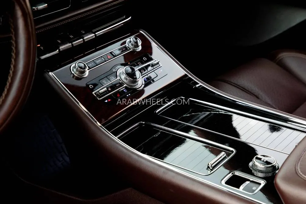 Lincoln Aviator 2020 for Sale in Dubai Image-10