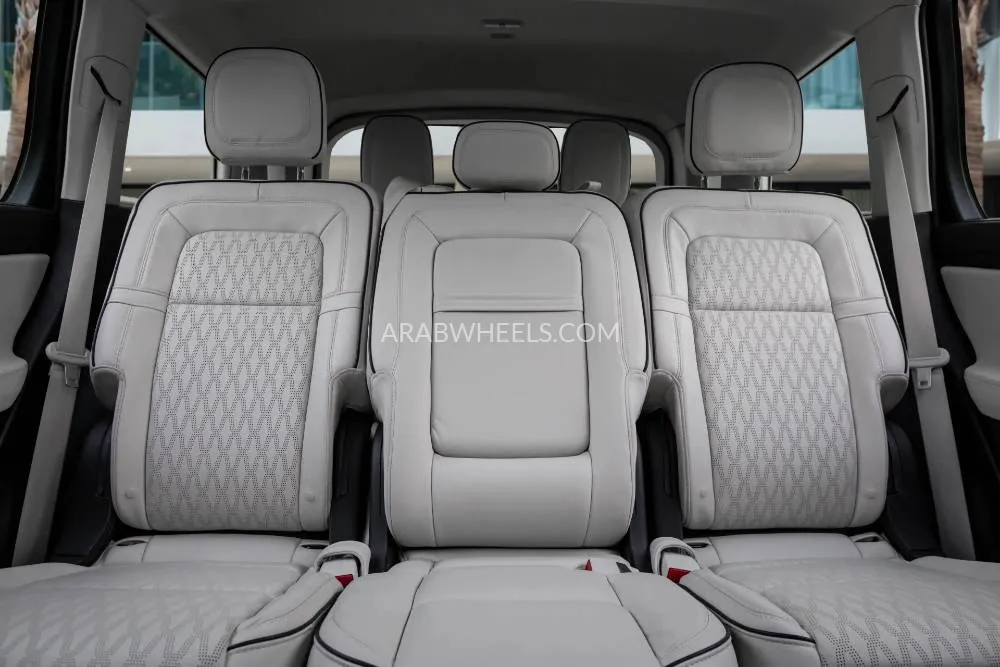 لينكون أفياتور 2023 for Sale in دبي Image-13