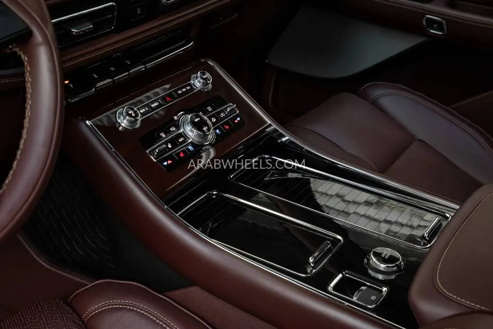 Lincoln Aviator 2023 for Sale in Dubai Image-11
