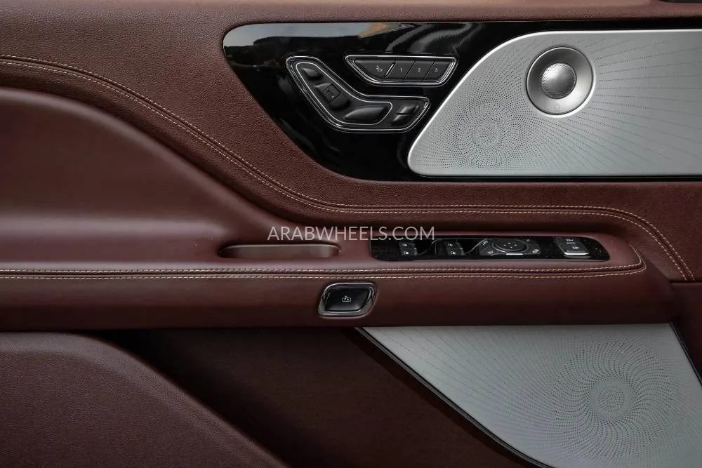 Lincoln Aviator 2023 for Sale in Dubai Image-15