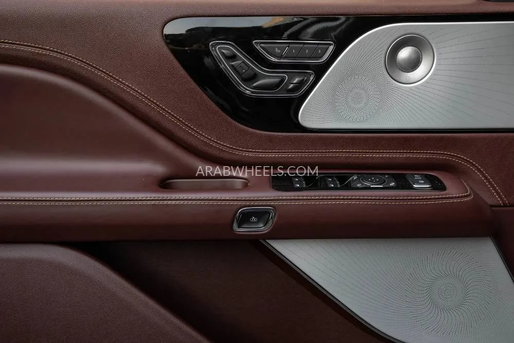 Lincoln Aviator 2023 for Sale in Dubai Image-17