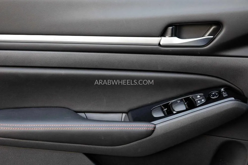 Nissan Altima 2024 for Sale in Dubai Image-15