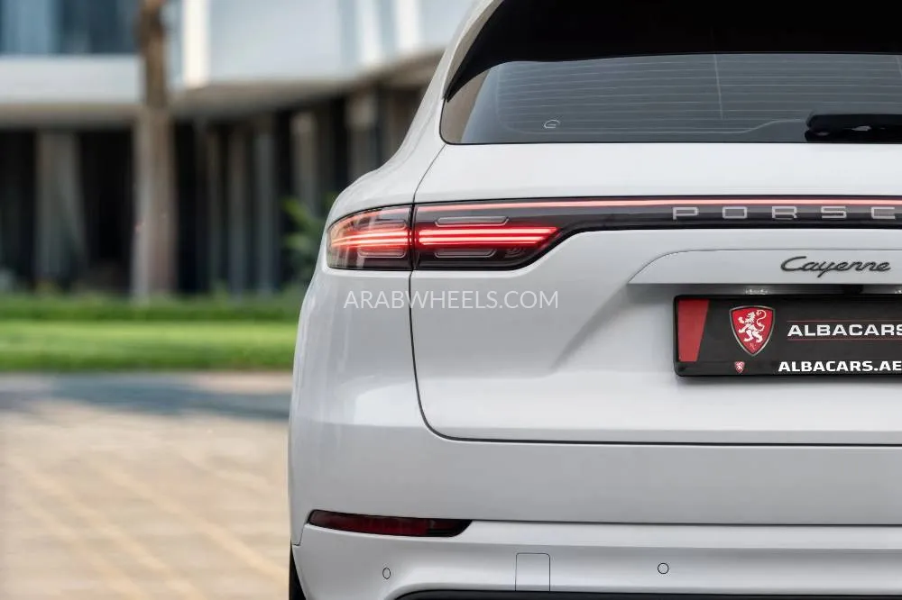 Porsche Cayenne 2022 for Sale in Dubai Image-6