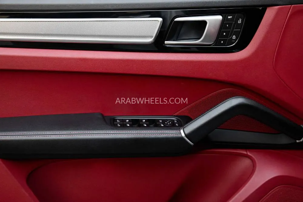 Porsche Cayenne 2022 for Sale in Dubai Image-13