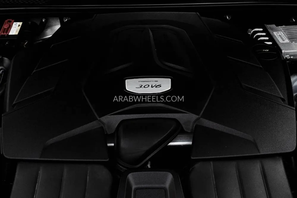 Porsche Cayenne 2022 for Sale in Dubai Image-14