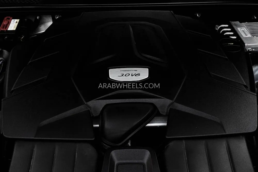 Porsche Cayenne 2022 for Sale in Dubai Image-16