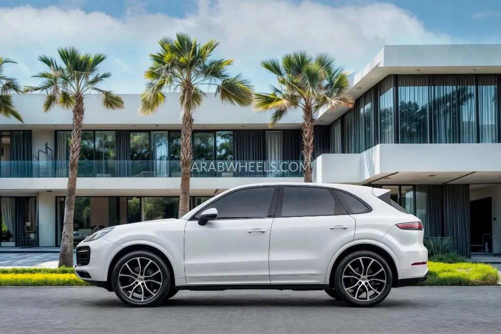 Porsche Cayenne 2022 for Sale in Dubai Image-18