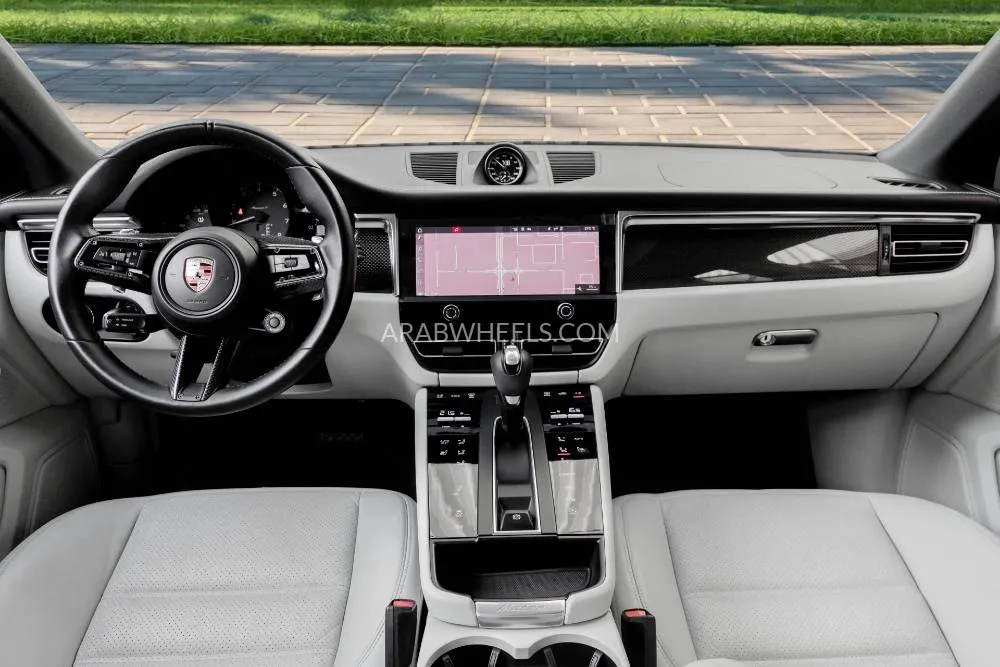 Porsche Macan 2022 for Sale in Dubai Image-8