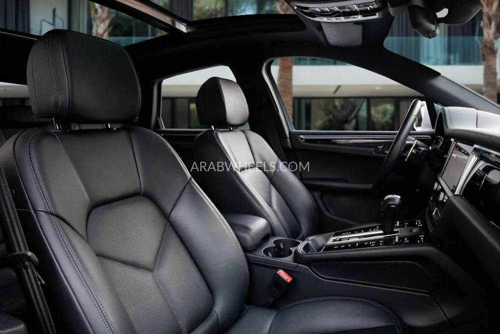 Porsche Macan 2024 for Sale in Dubai Image-11
