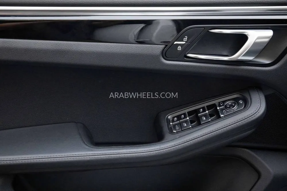 Porsche Macan 2024 for Sale in Dubai Image-15