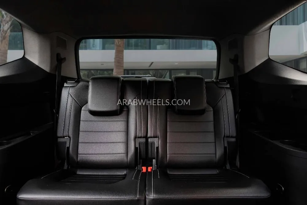 Volkswagen Teramont 2021 for Sale in Dubai Image-13