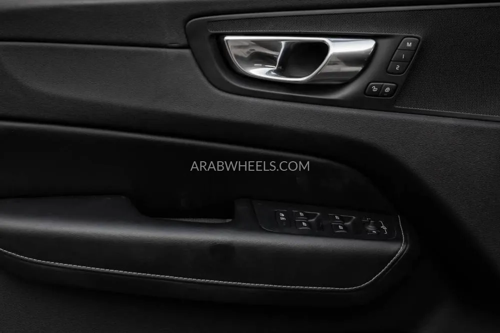 Volvo XC60 2019 for Sale in Dubai Image-13