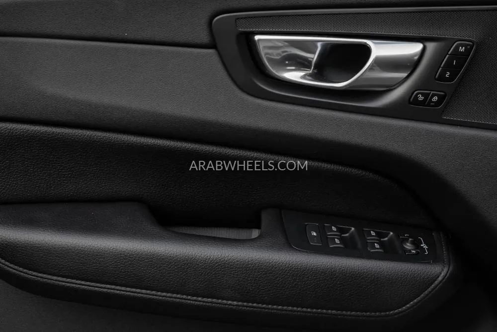Volvo XC60 2022 for Sale in Dubai Image-14