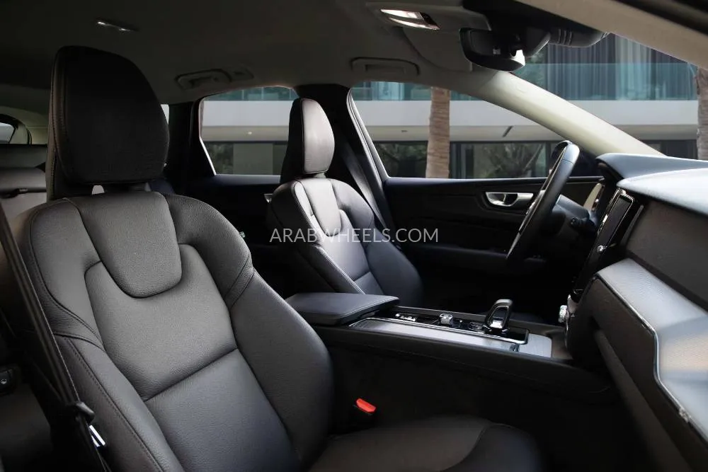 Volvo XC60 2024 for Sale in Dubai Image-11