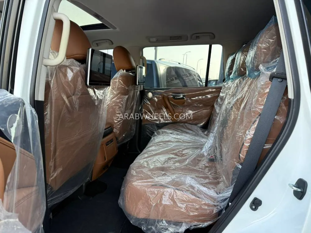 Infiniti QX80 2022 for Sale in Abu Dhabi Image-11