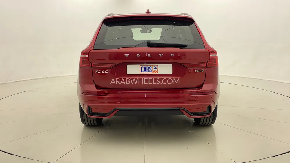 Volvo XC60 2023 for Sale in Dubai Image-4