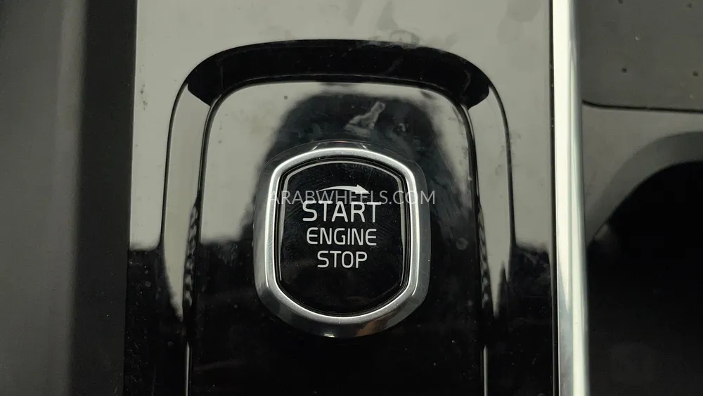 Volvo XC60 2023 for Sale in Dubai Image-23