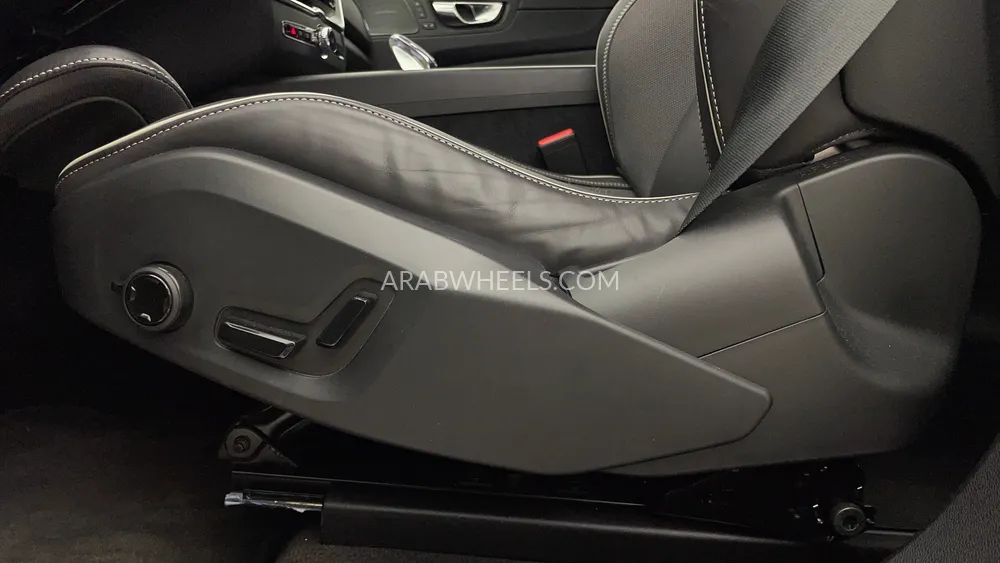 Volvo XC60 2023 for Sale in Dubai Image-24