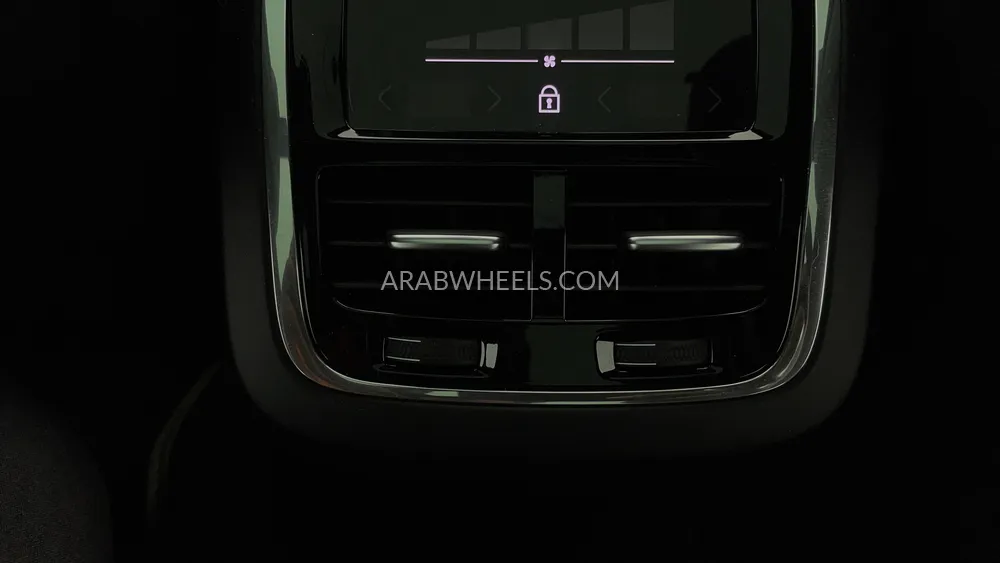 Volvo XC60 2023 for Sale in Dubai Image-27