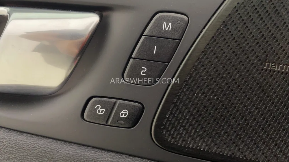 Volvo XC60 2023 for Sale in Dubai Image-47