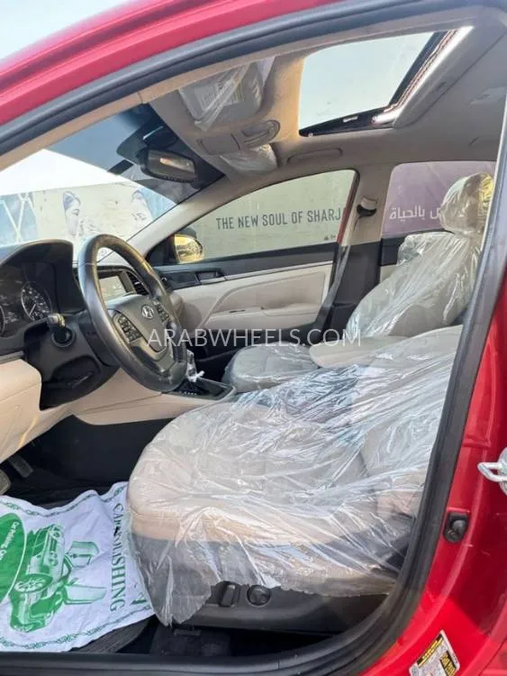 Hyundai Elantra 2017 for Sale in Sharjah Image-4