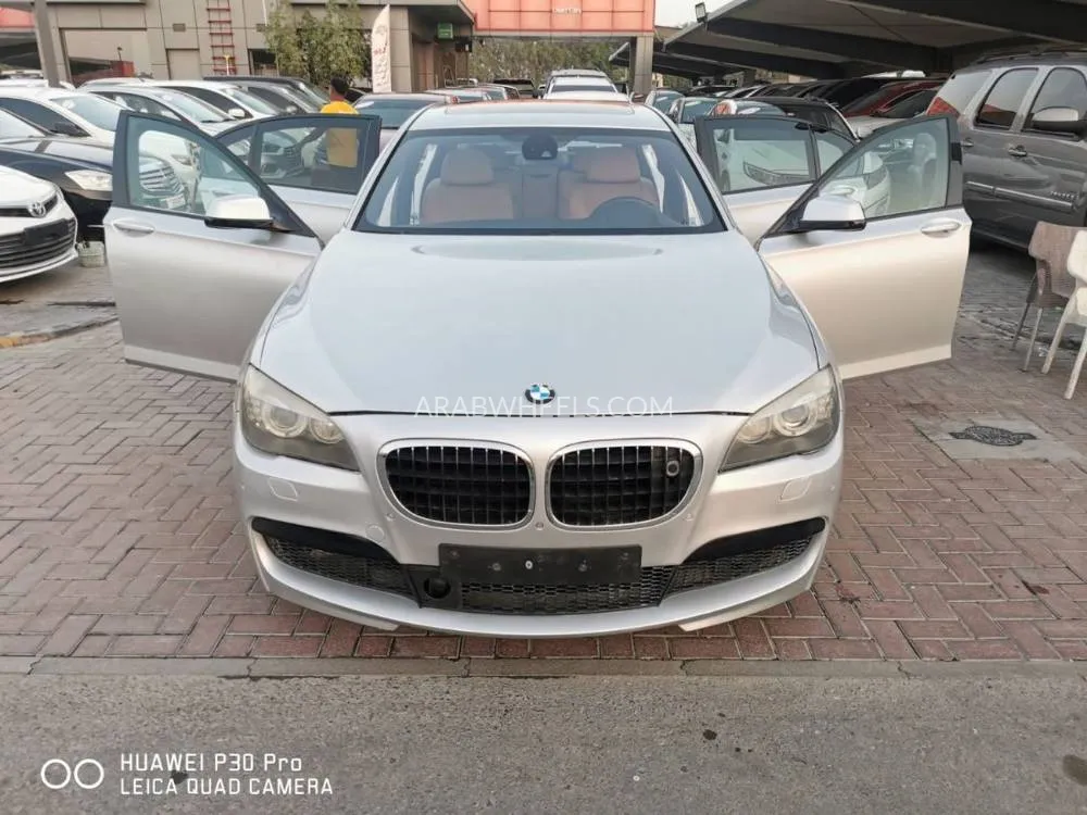 BMW 7 series 2011 for Sale in Sharjah Image-7
