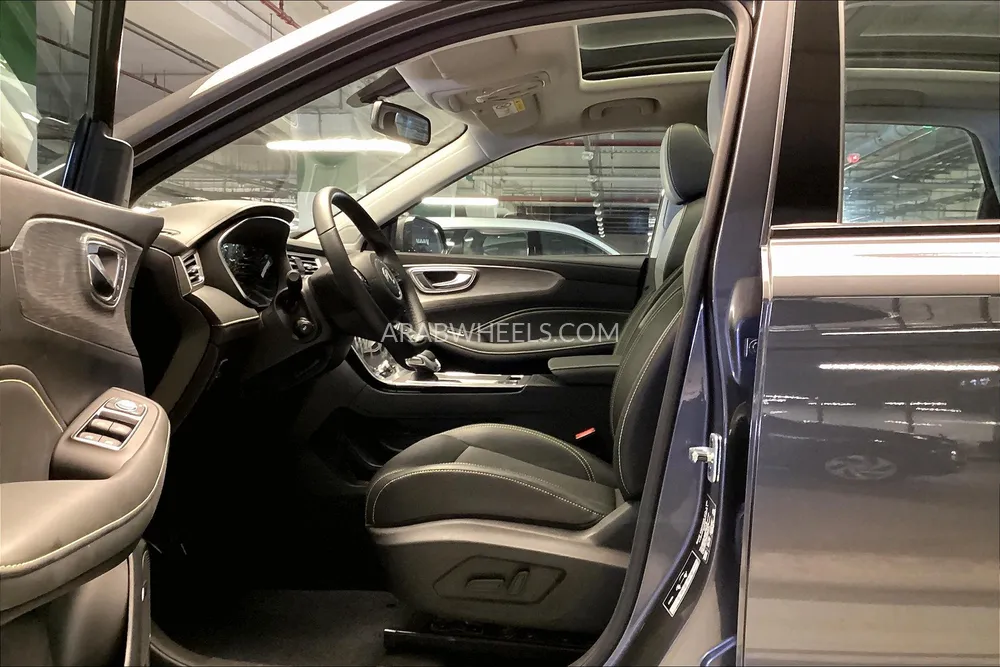 إم جي RX5 2025 for Sale in دبي Image-12