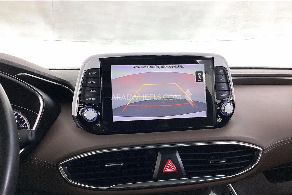 Hyundai Santa Fe 2020 for Sale in Sharjah Image-17