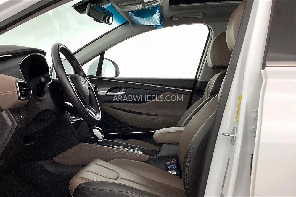 Hyundai Santa Fe 2020 for Sale in Sharjah Image-22