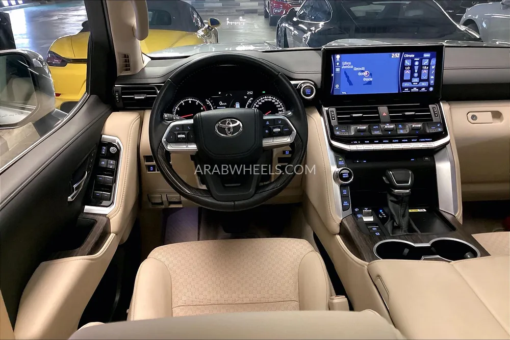 Toyota Land Cruiser 2024 for Sale in Sharjah Image-11
