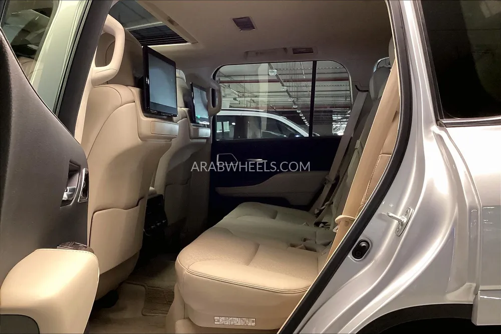 Toyota Land Cruiser 2024 for Sale in Sharjah Image-14