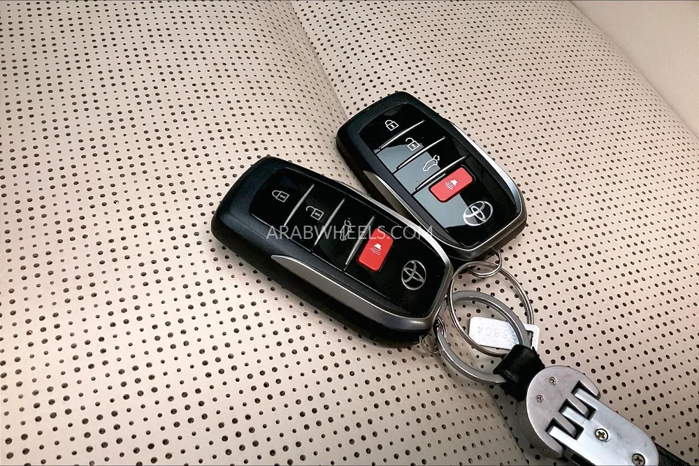 Toyota Land Cruiser 2024 for Sale in Sharjah Image-18