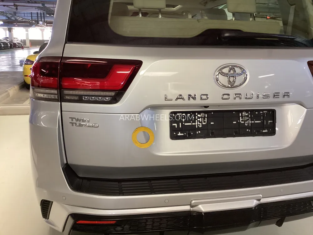 Toyota Land Cruiser 2024 for Sale in Sharjah Image-25