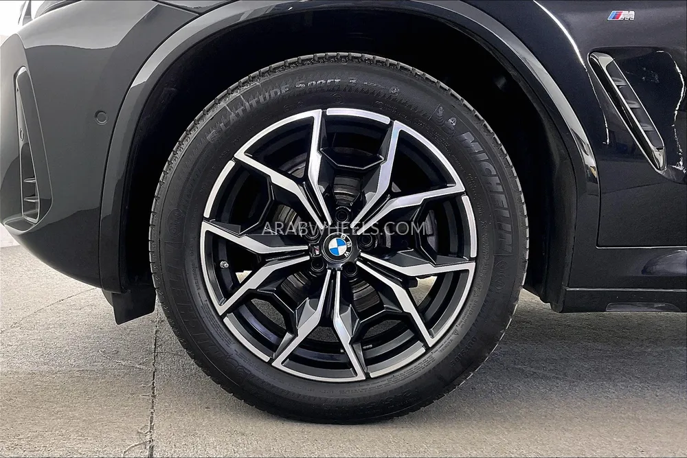BMW X4 2023 for Sale in Sharjah Image-9