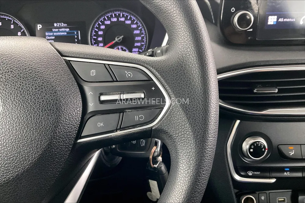 Hyundai Santa Fe 2022 for Sale in Dubai Image-21