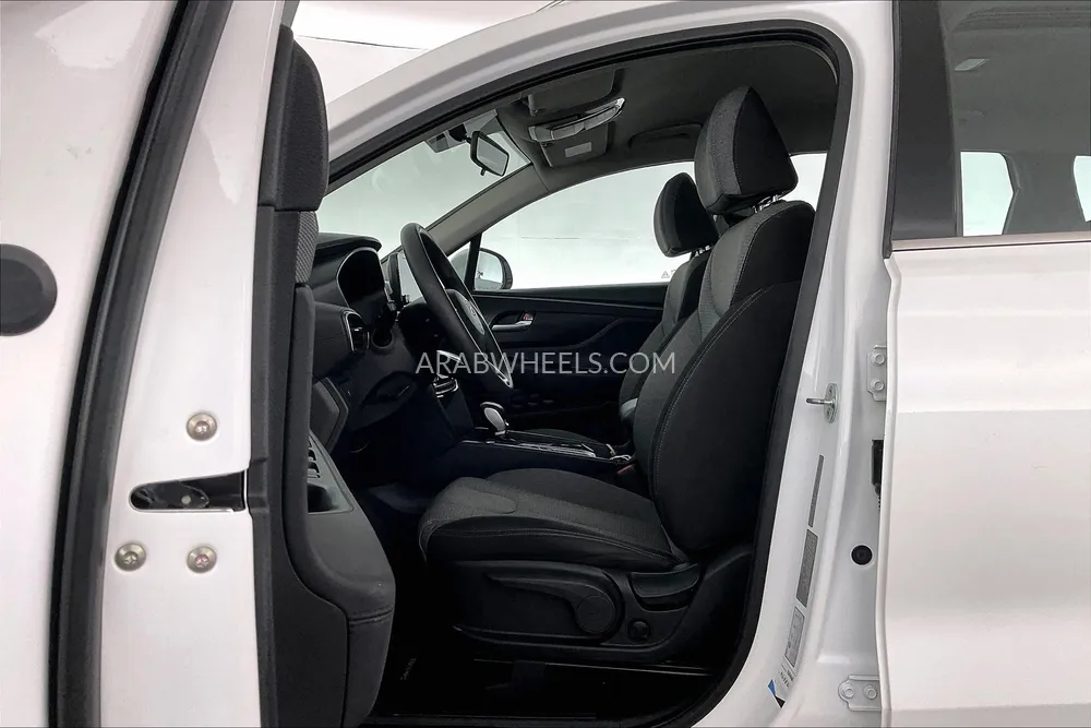 Hyundai Santa Fe 2022 for Sale in Dubai Image-24