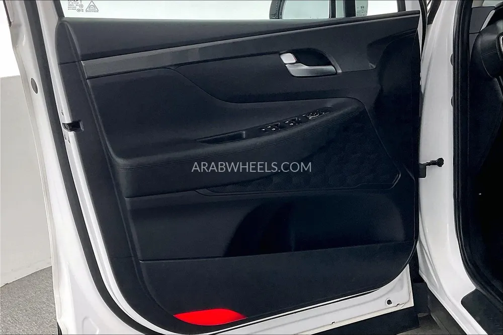 Hyundai Santa Fe 2022 for Sale in Dubai Image-25