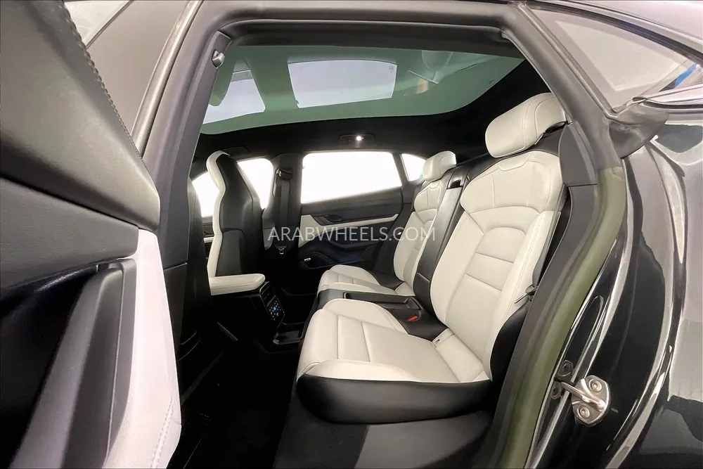 بورشه تايكان 2022 for Sale in الشارقة Image-14