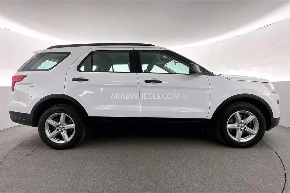 Ford Explorer 2018 for Sale in Sharjah Image-8