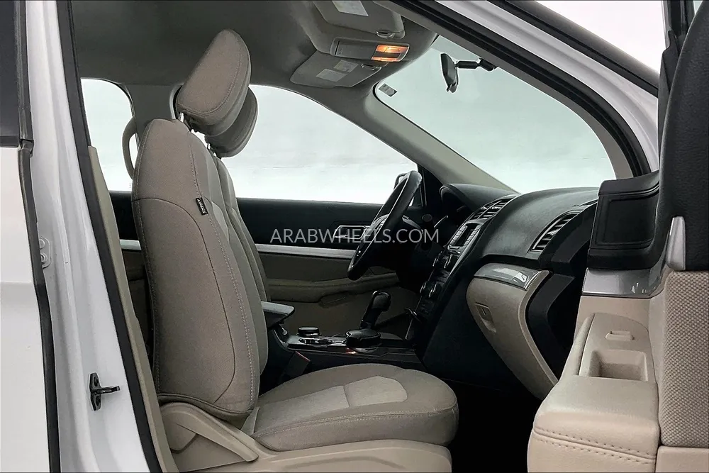 Ford Explorer 2018 for Sale in Sharjah Image-13