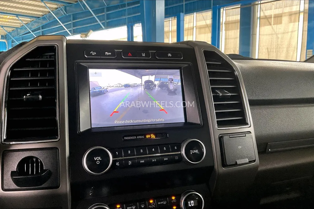 Ford Expedition 2021 for Sale in Sharjah Image-17