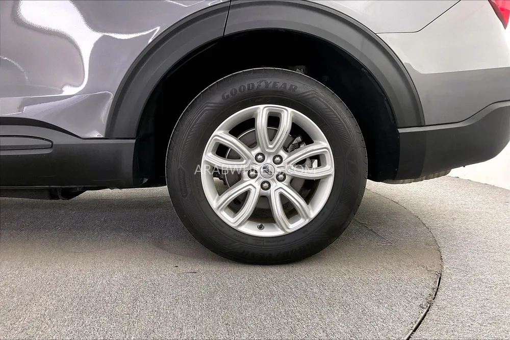 Ford Explorer 2021 for Sale in Sharjah Image-9