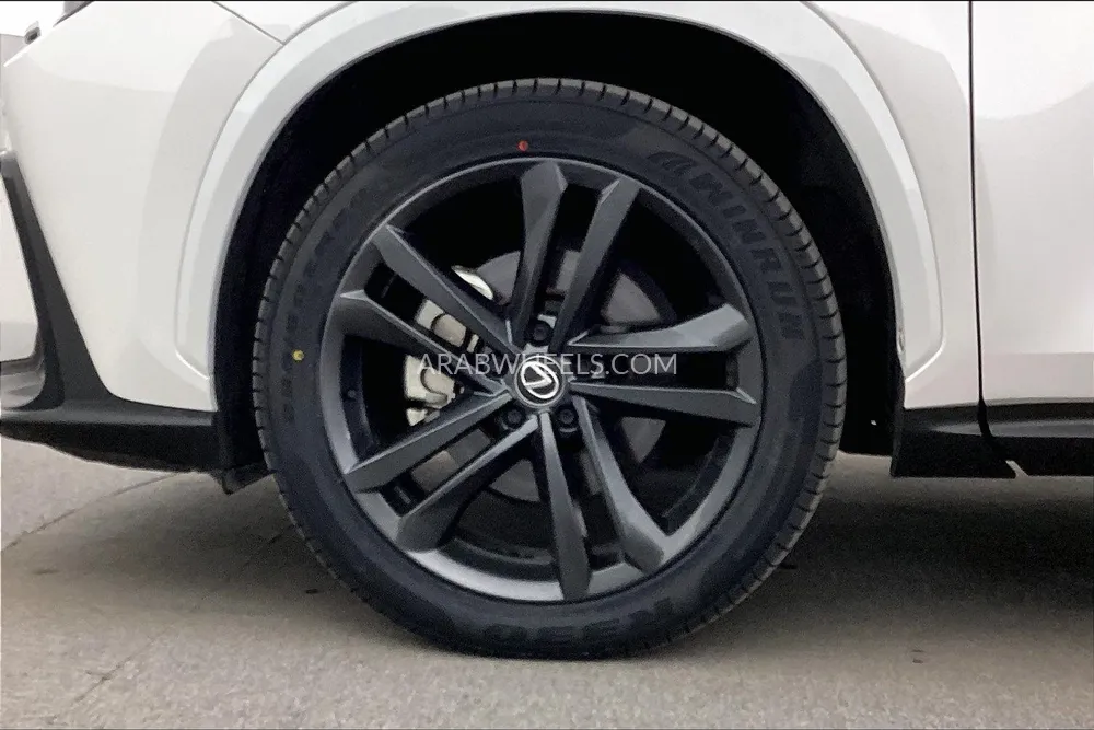 لكزس NX 2024 for Sale in الشارقة Image-9