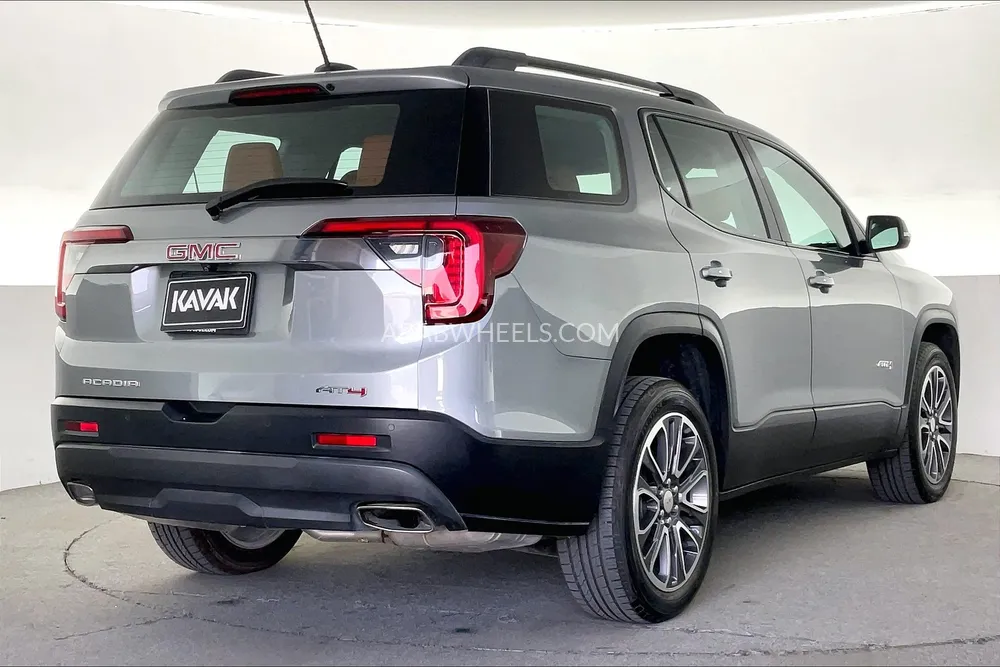 GMC Acadia 2023 for Sale in Dubai Image-6