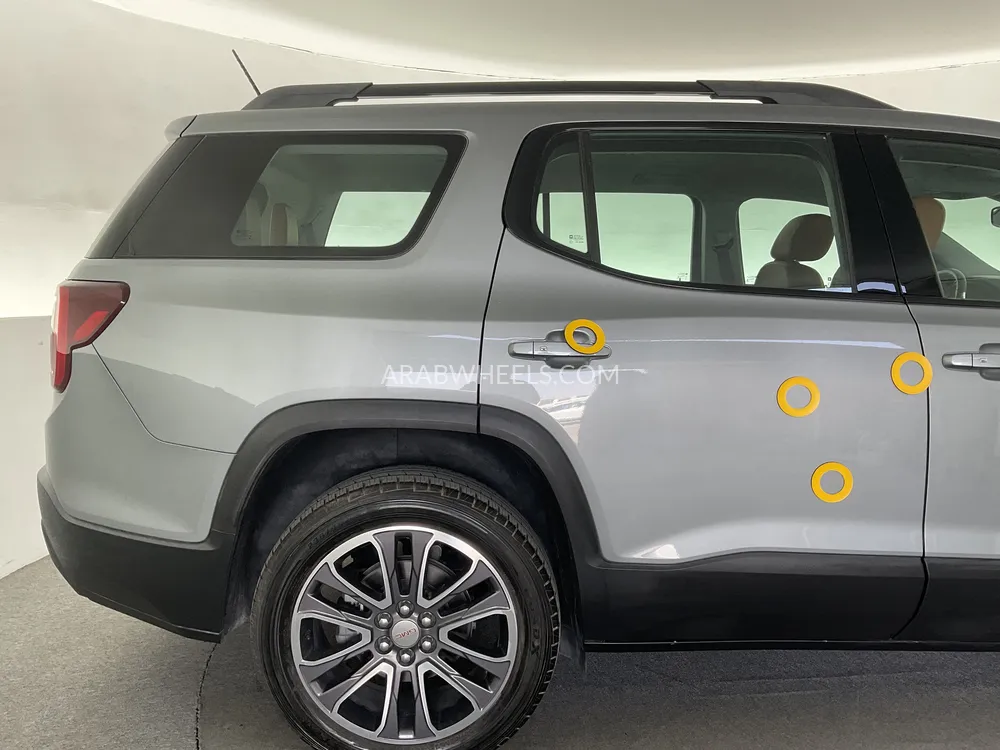 GMC Acadia 2023 for Sale in Dubai Image-32