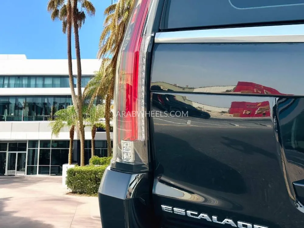 Cadillac Escalade 2019 for Sale in Dubai Image-10