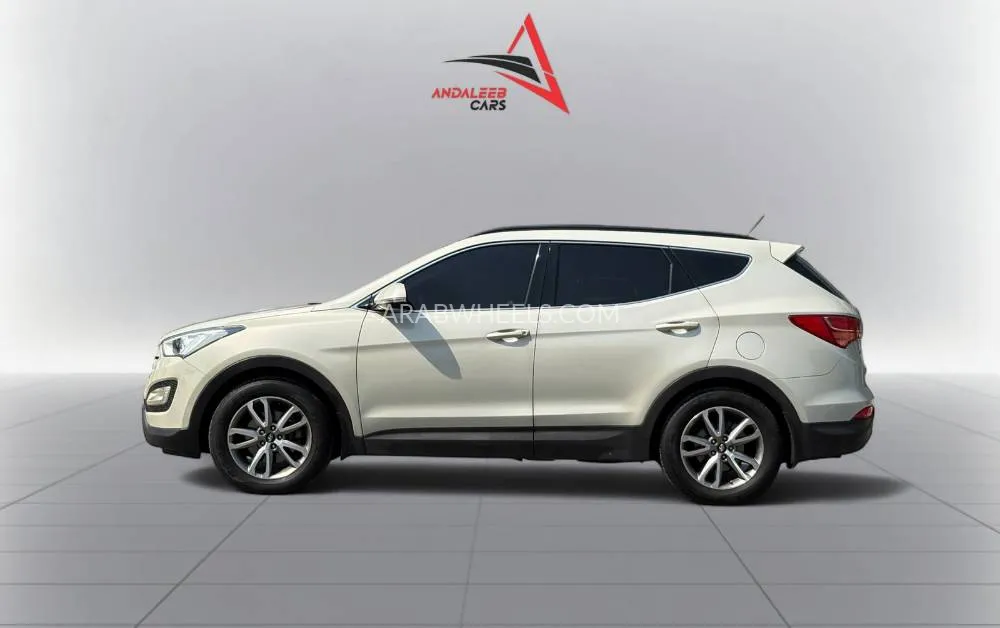 Hyundai Grand Santa Fe 2015 for Sale in Dubai Image-9