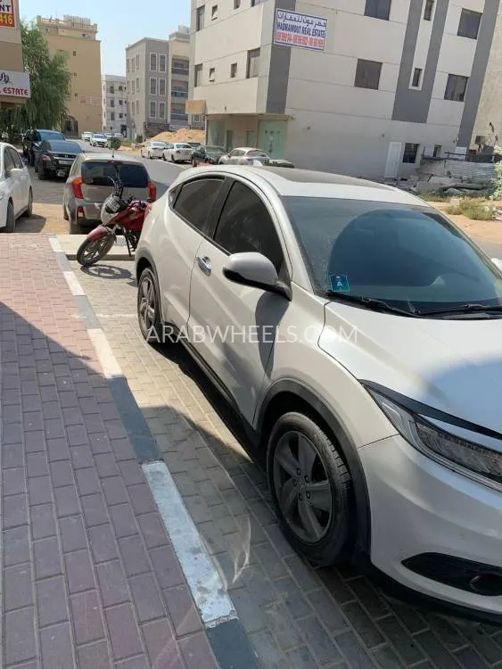 Honda CR-V 2020 for Sale in Dubai Image-4