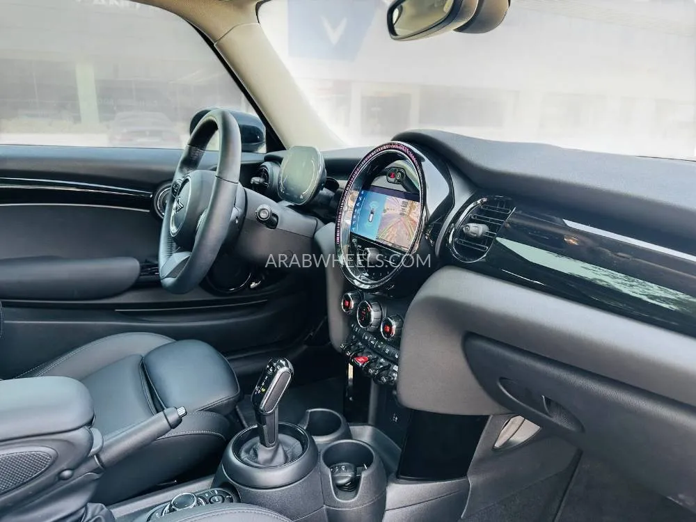 Mini Cooper 2023 for Sale in Dubai Image-18