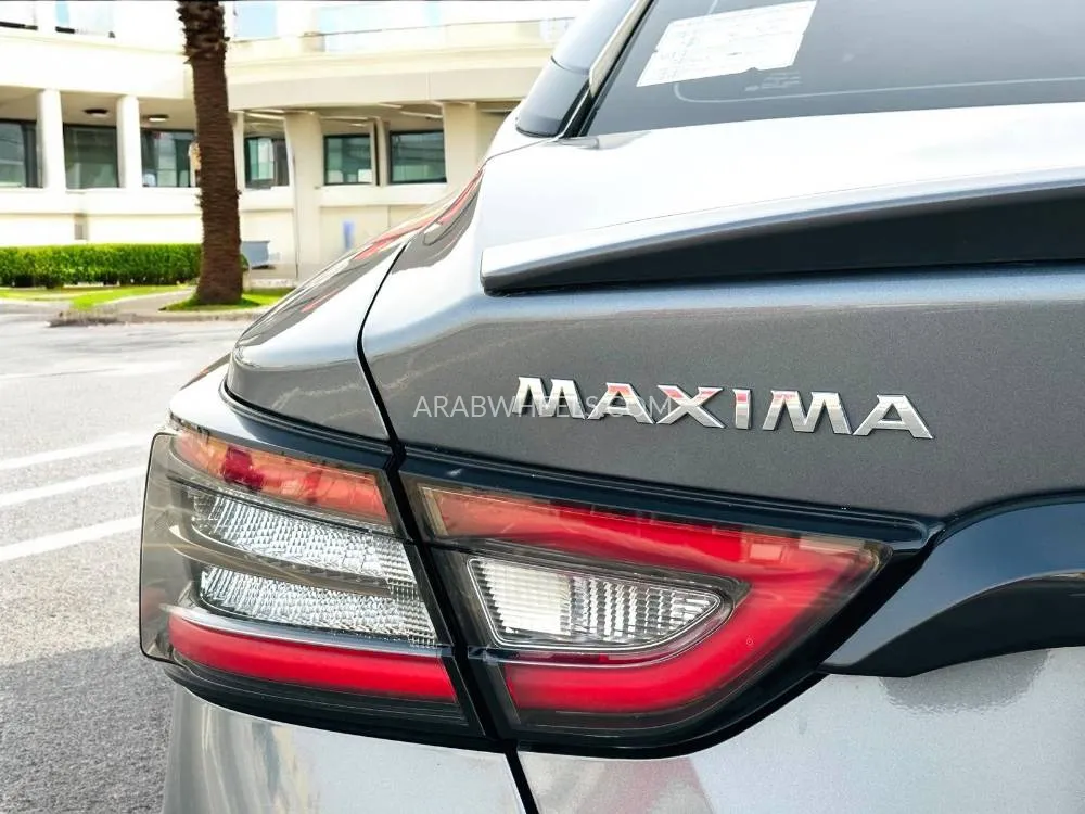 Nissan Maxima 2023 for Sale in Dubai Image-10